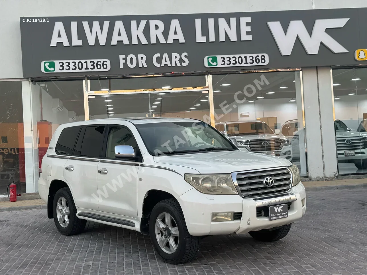 Toyota  Land Cruiser  VXR  2011  Automatic  369,000 Km  8 Cylinder  Four Wheel Drive (4WD)  SUV  White  With Warranty