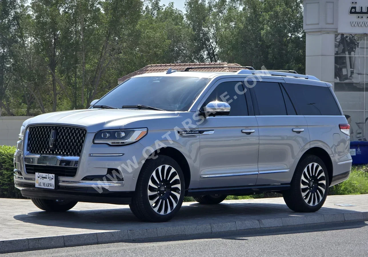 Lincoln  Navigator  2023  Automatic  6,000 Km  6 Cylinder  Four Wheel Drive (4WD)  SUV  Silver  With Warranty