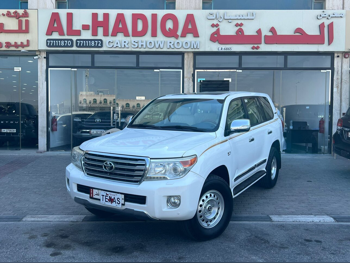 Toyota  Land Cruiser  VXR  2013  Automatic  377,000 Km  8 Cylinder  Four Wheel Drive (4WD)  SUV  White