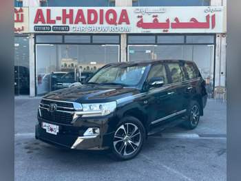 Toyota  Land Cruiser  VXR  2019  Automatic  273,000 Km  8 Cylinder  Four Wheel Drive (4WD)  SUV  Black