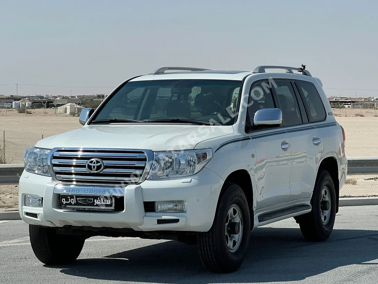 Toyota  Land Cruiser  VXR  2011  Automatic  270,000 Km  8 Cylinder  Four Wheel Drive (4WD)  SUV  White