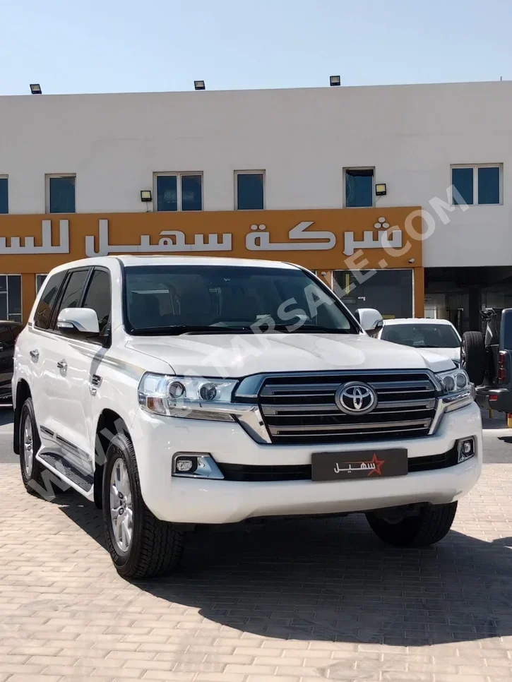 Toyota  Land Cruiser  VXR  2021  Automatic  38,000 Km  8 Cylinder  Four Wheel Drive (4WD)  SUV  White