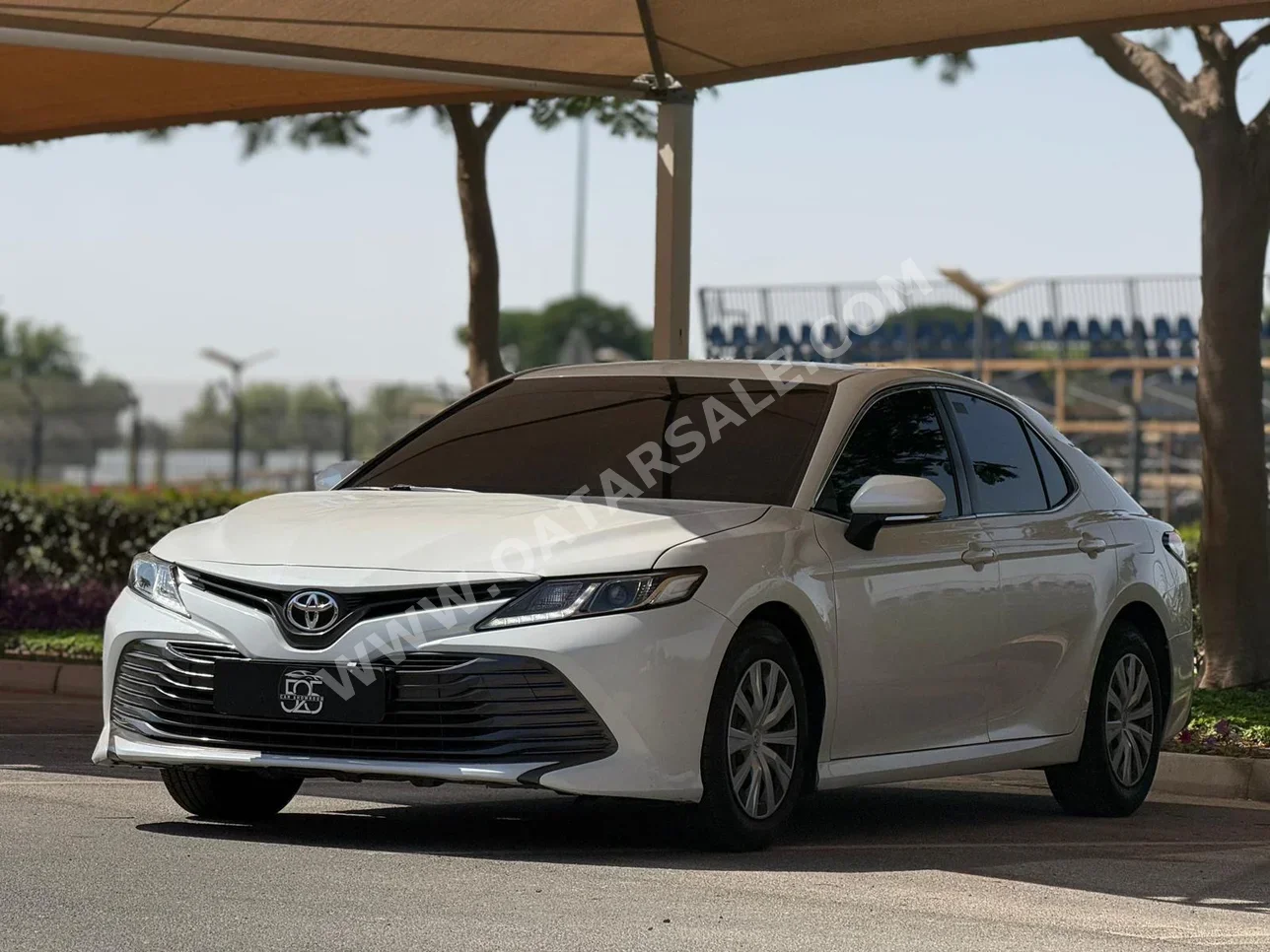 Toyota  Camry  LE  2018  Automatic  129,000 Km  4 Cylinder  Front Wheel Drive (FWD)  Sedan  White