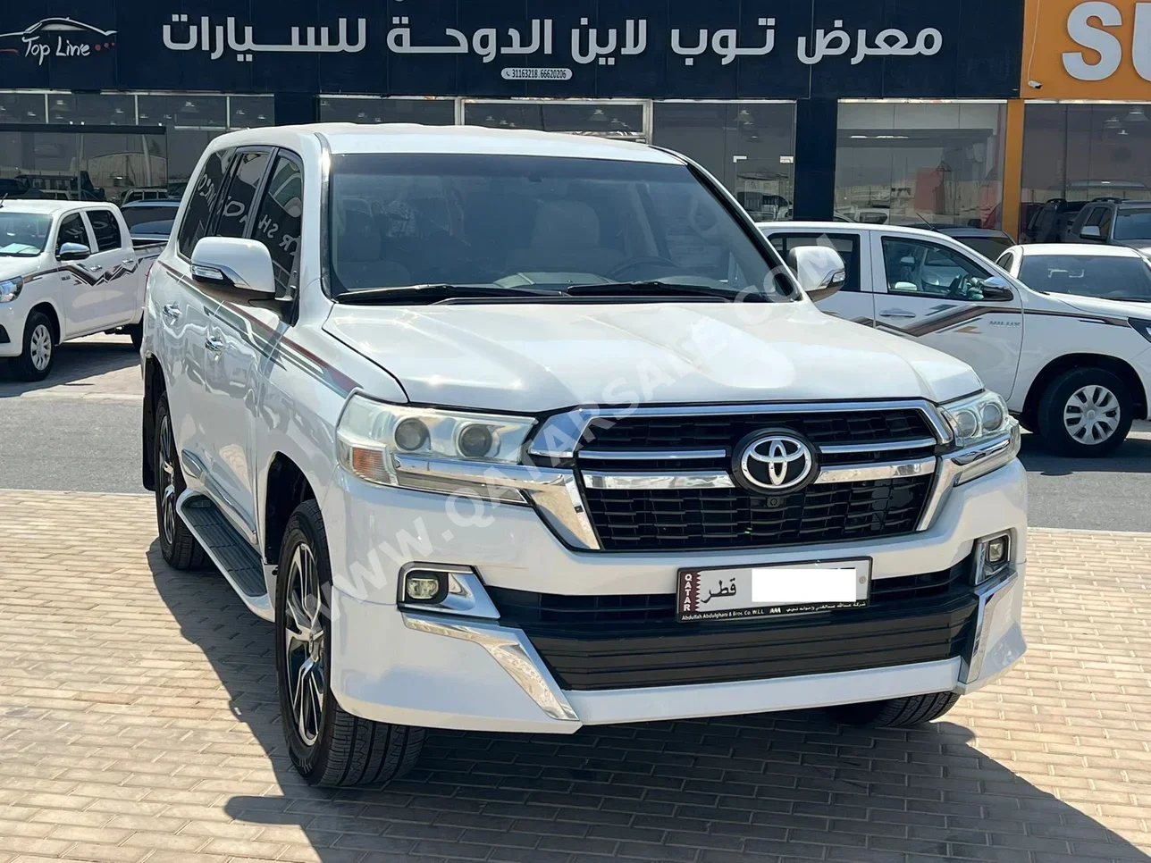 Toyota  Land Cruiser  GXR  2016  Automatic  297,000 Km  6 Cylinder  Four Wheel Drive (4WD)  SUV  White