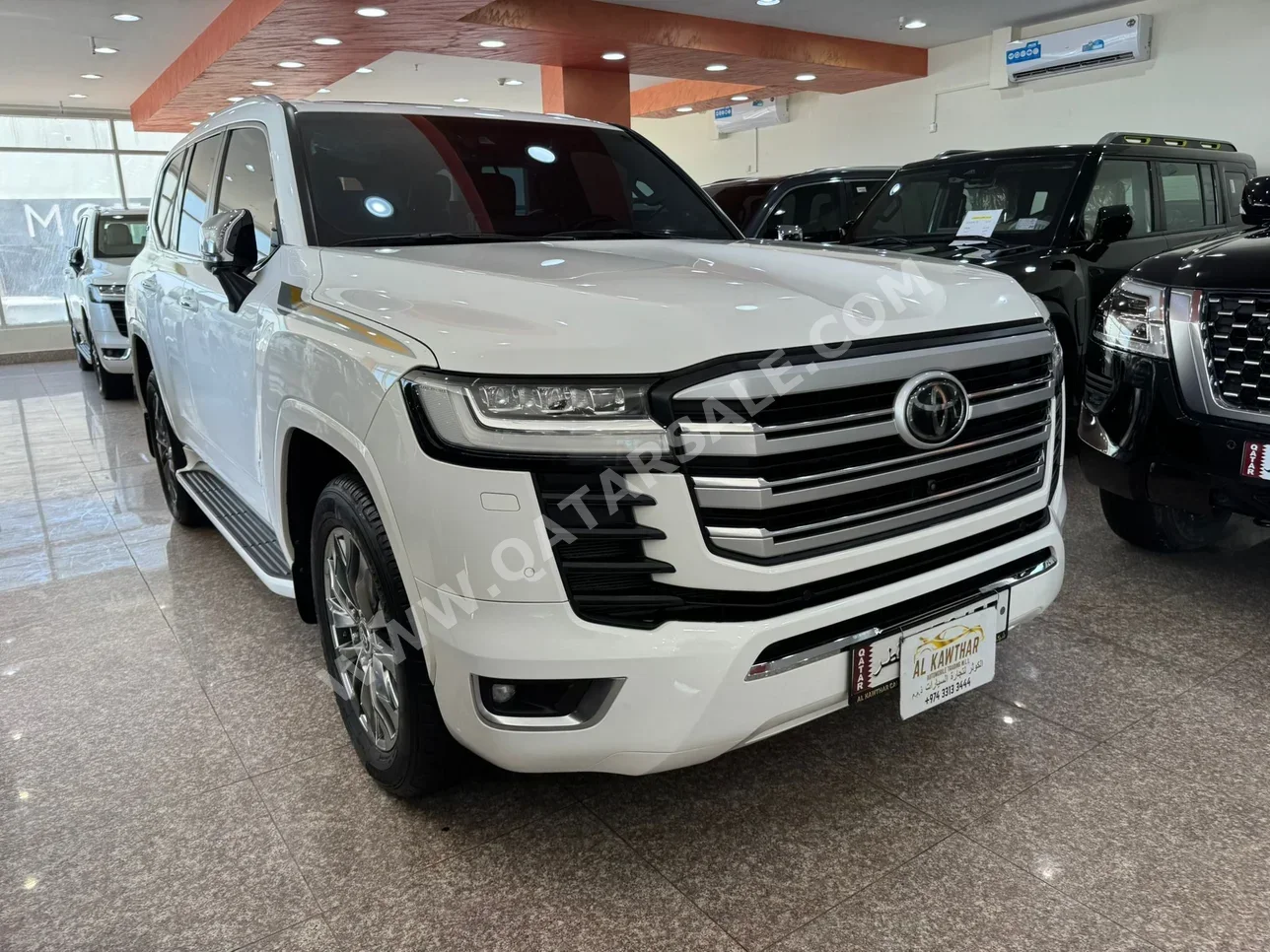 Toyota  Land Cruiser  VXR Twin Turbo  2022  Automatic  104,000 Km  6 Cylinder  Four Wheel Drive (4WD)  SUV  White  With Warranty