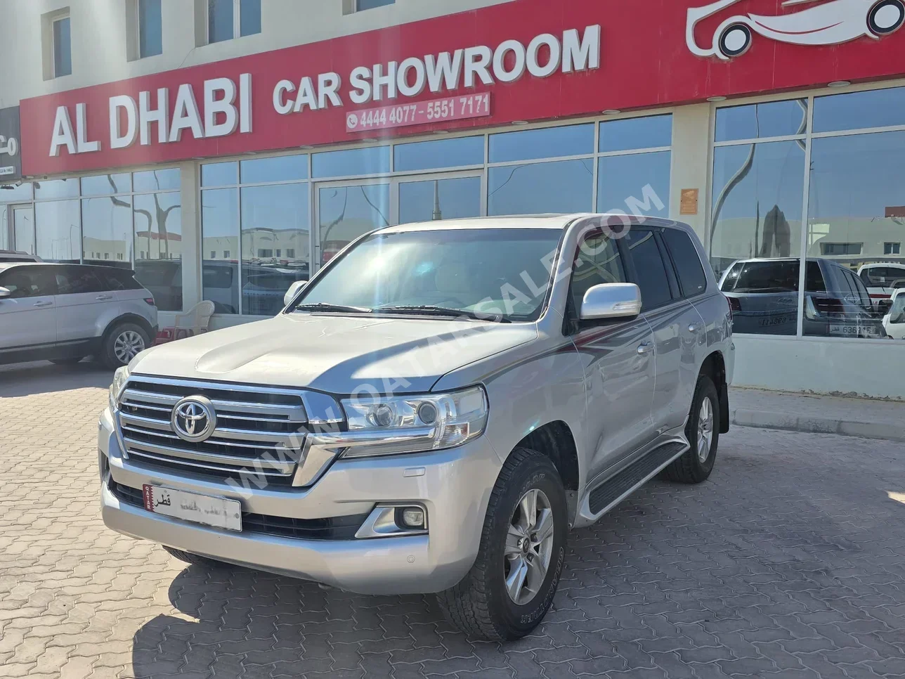 Toyota  Land Cruiser  GXR  2016  Automatic  298,000 Km  6 Cylinder  Four Wheel Drive (4WD)  SUV  Silver