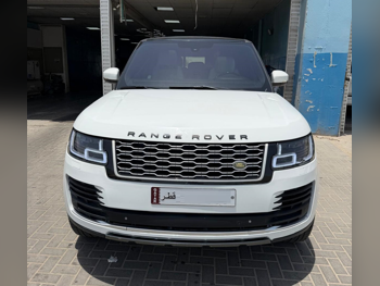 Land Rover  Range Rover  Vogue SE Super charged  2014  Automatic  115,000 Km  8 Cylinder  Four Wheel Drive (4WD)  SUV  White
