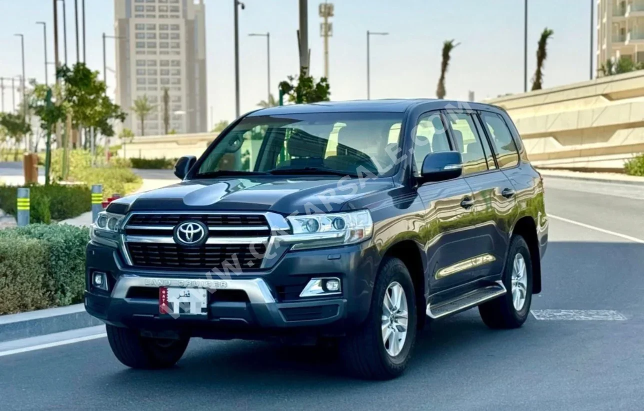 Toyota  Land Cruiser  GXR  2021  Automatic  159,000 Km  6 Cylinder  Four Wheel Drive (4WD)  SUV  Gray