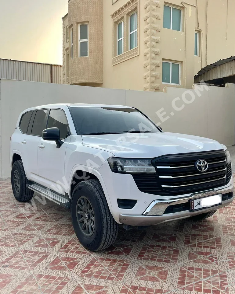Toyota  Land Cruiser  GX  2022  Automatic  90,000 Km  6 Cylinder  Four Wheel Drive (4WD)  SUV  White  With Warranty