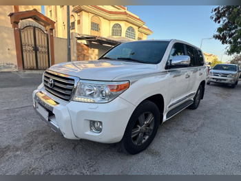 Toyota  Land Cruiser  GXR  2015  Automatic  215,000 Km  8 Cylinder  Four Wheel Drive (4WD)  SUV  White