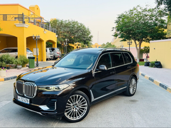 بي ام دبليو  الفئة - اكس  اكس 7  2022  اوتوماتيك  95,000 كم  6 سلندر  دفع رباعي  اس يو في  أسود  تحت الضمان
