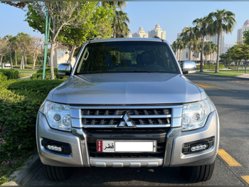 Mitsubishi  Pajero  3.5  2016  Automatic  80,000 Km  6 Cylinder  Four Wheel Drive (4WD)  SUV  Silver