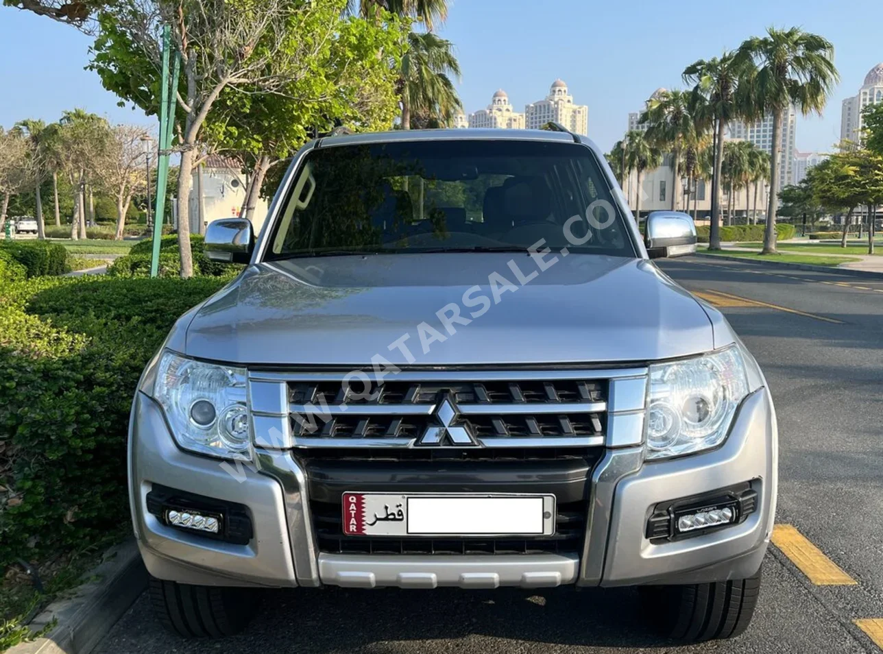 Mitsubishi  Pajero  3.5  2016  Automatic  80,000 Km  6 Cylinder  Four Wheel Drive (4WD)  SUV  Silver