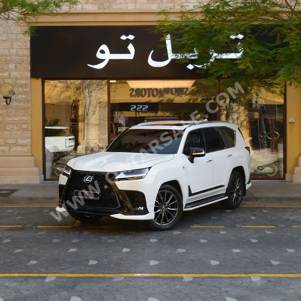 لكزس  ال اكس  700 اتش  2025  اوتوماتيك  3,860 كم  6 سلندر  دفع رباعي  اس يو في  أبيض  تحت الضمان