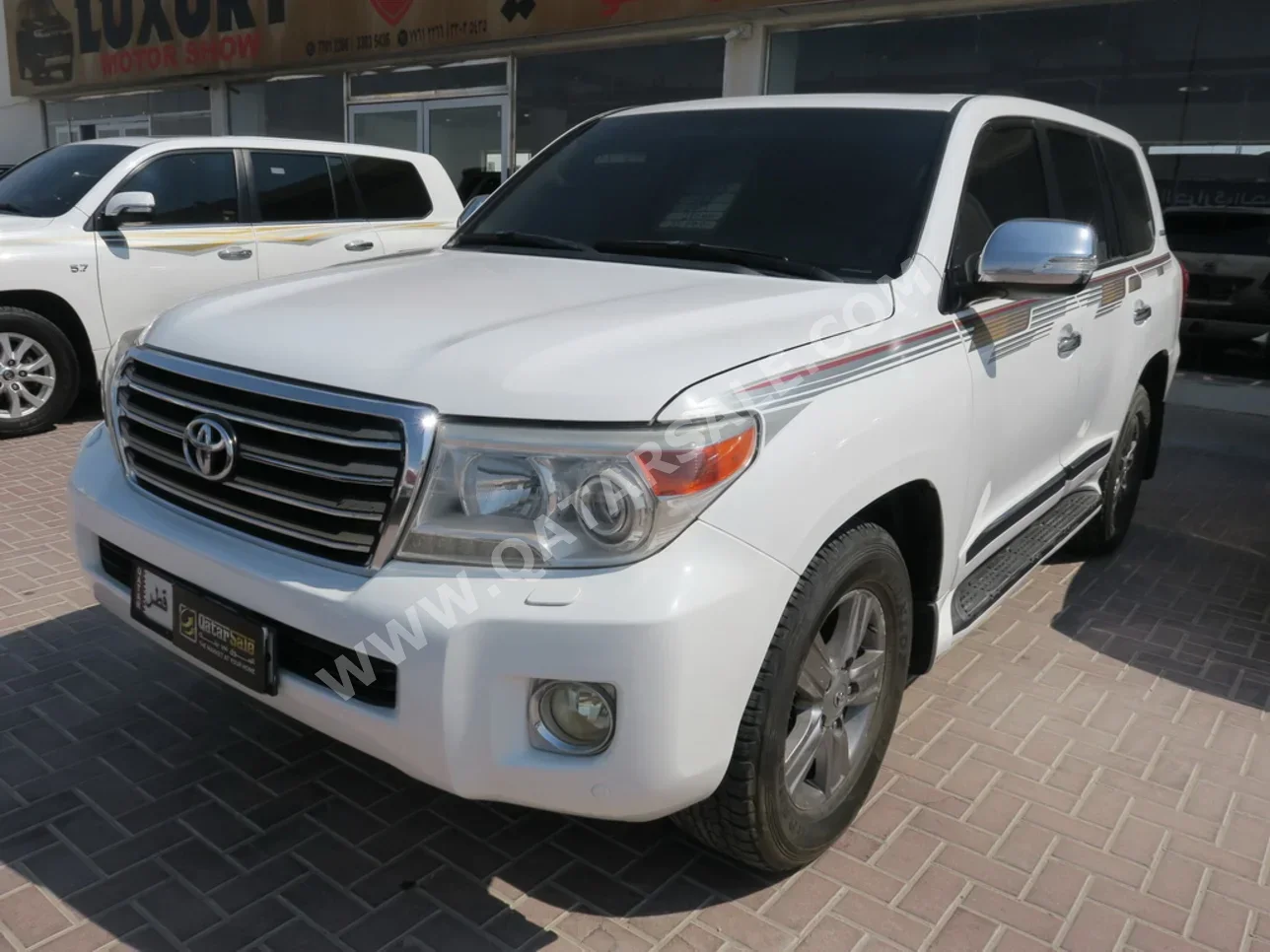 Toyota  Land Cruiser  GXR  2015  Automatic  250,000 Km  8 Cylinder  Four Wheel Drive (4WD)  SUV  White