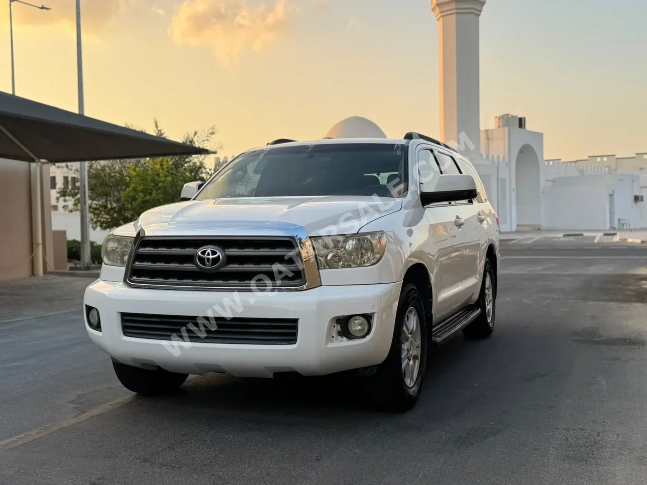 Toyota Sequoia 2015 Automatic 340,000 Km 8 Cylinder Four Wheel Drive (4WD) SUV White
