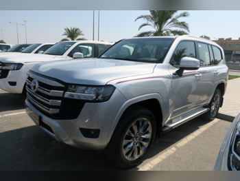 Toyota  Land Cruiser  GXR  2025  Automatic  0 Km  6 Cylinder  Four Wheel Drive (4WD)  SUV  Silver  With Warranty