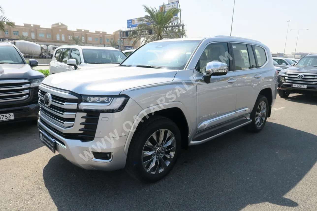 Toyota  Land Cruiser  VX  2025  Automatic  0 Km  6 Cylinder  Four Wheel Drive (4WD)  SUV  Silver  With Warranty
