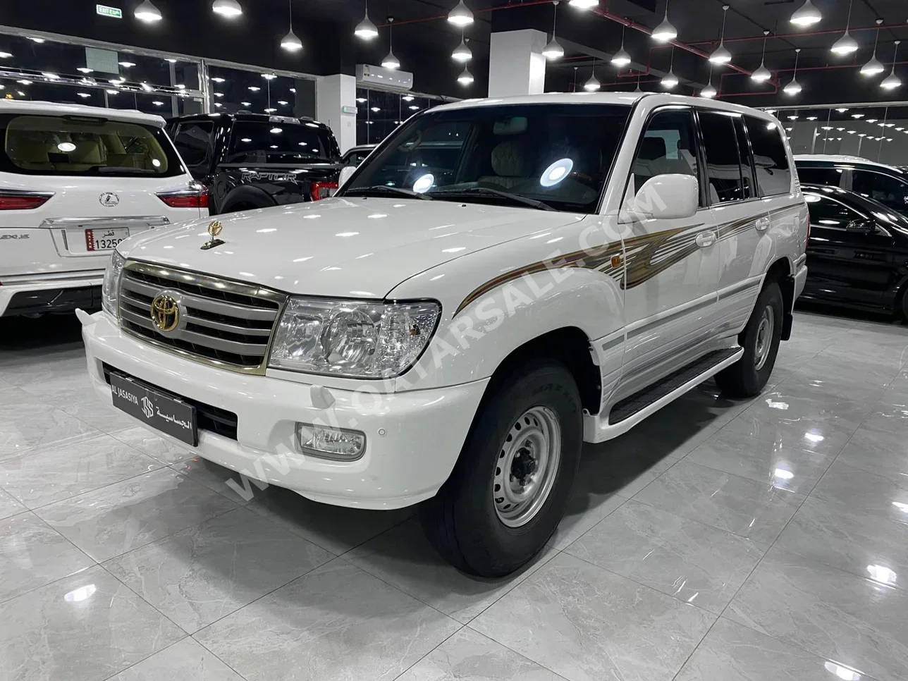 Toyota  Land Cruiser  VXR  2007  Automatic  398,000 Km  8 Cylinder  Four Wheel Drive (4WD)  SUV  White