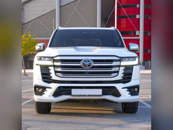 Toyota  Land Cruiser  VXR Twin Turbo  2025  Automatic  5,000 Km  6 Cylinder  Four Wheel Drive (4WD)  SUV  White  With Warranty