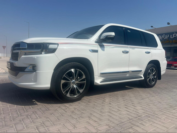Toyota  Land Cruiser  GXR- Grand Touring  2020  Automatic  188,000 Km  6 Cylinder  Four Wheel Drive (4WD)  SUV  White