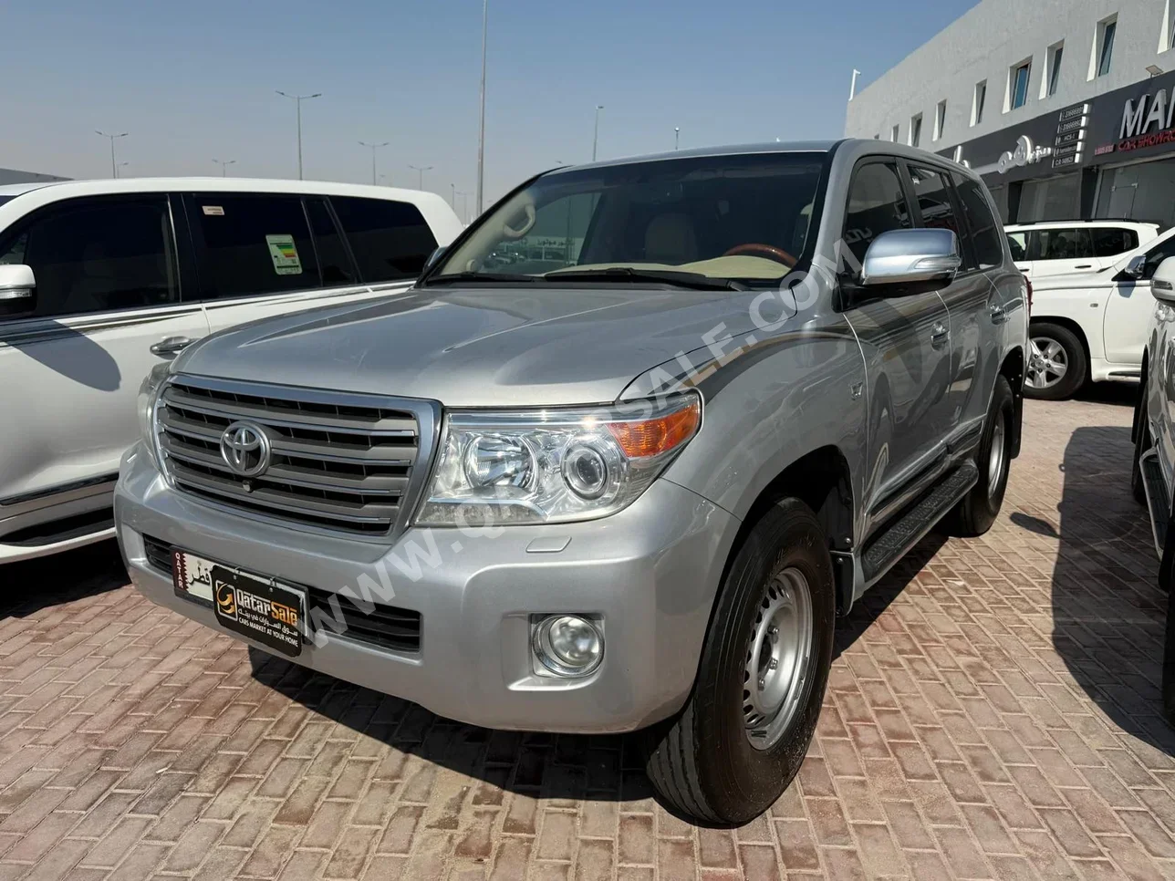 Toyota  Land Cruiser  VXR  2015  Automatic  400,000 Km  8 Cylinder  Four Wheel Drive (4WD)  SUV  Silver