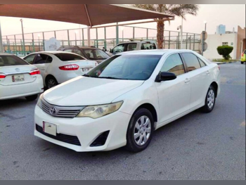 Toyota  Camry  LE  2014  Automatic  228,000 Km  4 Cylinder  Sedan  Pearl