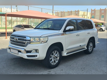 Toyota  Land Cruiser  GXR  2016  Automatic  210,000 Km  8 Cylinder  Four Wheel Drive (4WD)  SUV  White