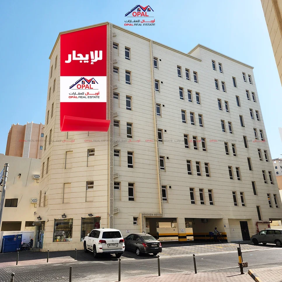 3 Bedrooms Apartment For Rent in Doha - Umm Ghuwailina Not Furnished