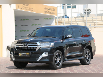 تويوتا  لاند كروزر  جي اكس ار - غراند تورينغ  2021  اوتوماتيك  170,000 كم  8 سلندر  دفع رباعي  اس يو في  أسود