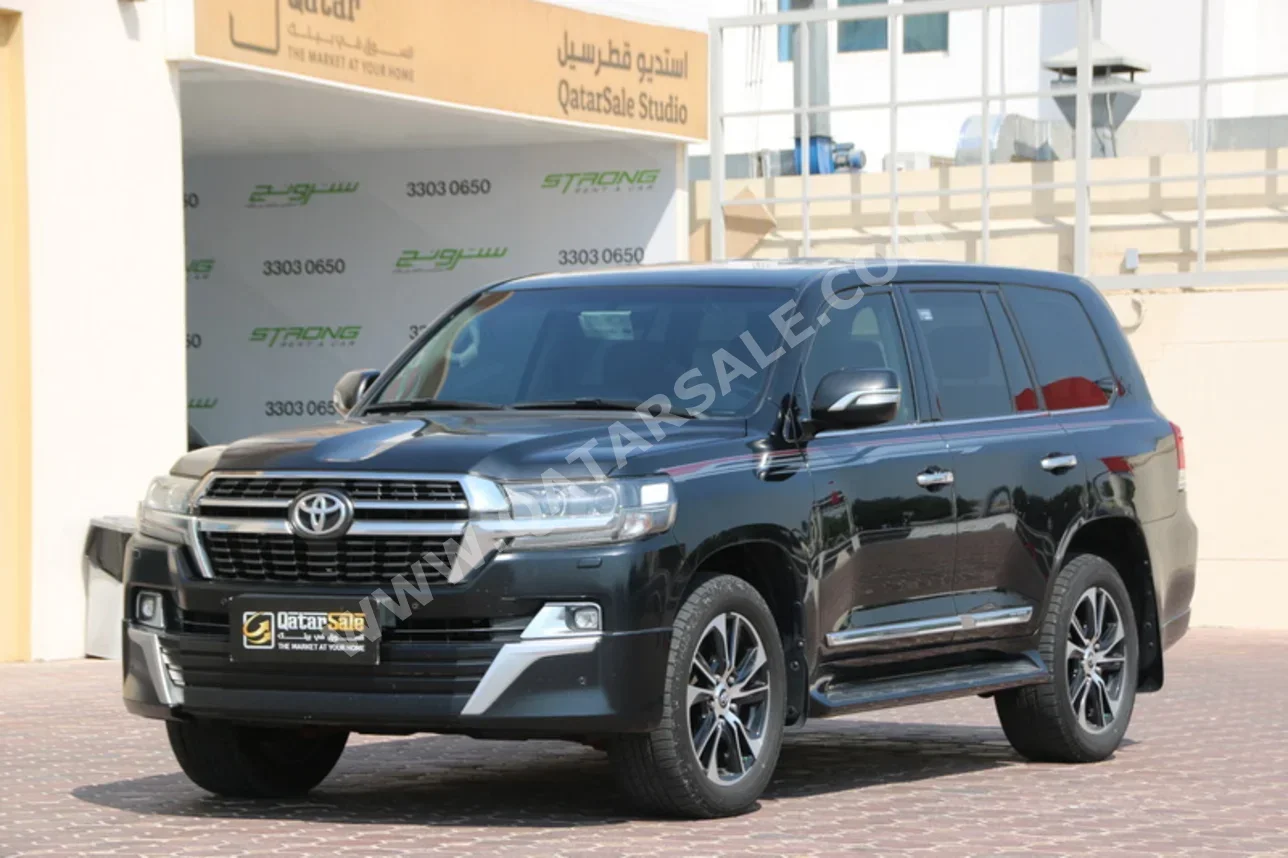 تويوتا لاند كروزر جي اكس ار - غراند تورينغ 2021 اوتوماتيك 170,000 كم 8 سلندر دفع رباعي اس يو في أسود