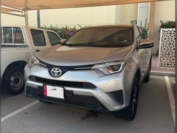 تويوتا  راف 4  2018  اوتوماتيك  122,585 كم  4 سلندر  دفع رباعي  اس يو في  فضي