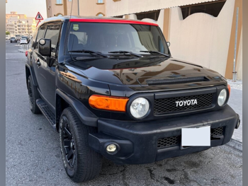 Toyota FJ Cruiser 2014 Automatic 180,000 Km 6 Cylinder Four Wheel Drive (4WD) SUV Black