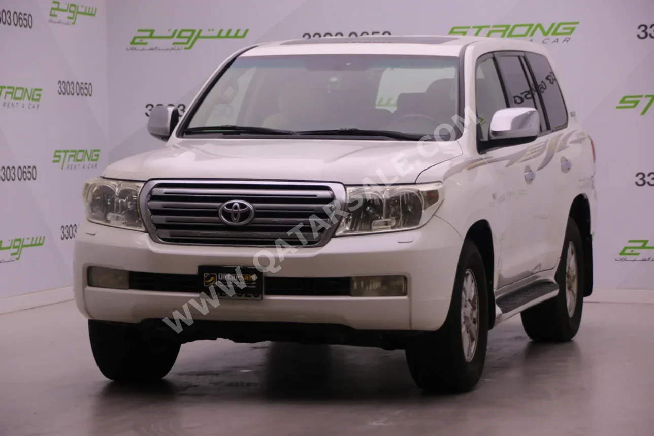 Toyota  Land Cruiser  GXR  2011  Automatic  373,000 Km  8 Cylinder  Four Wheel Drive (4WD)  SUV  White