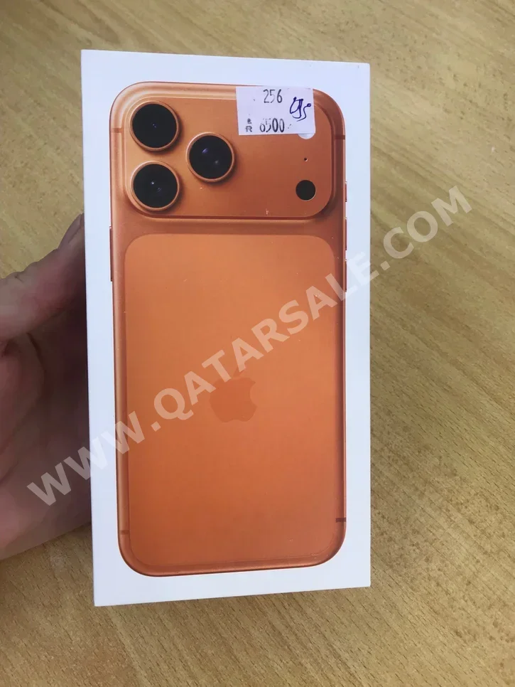 هواتف نقالة ابل  - ايفون 17  - برو ماكس  - برتقالي  - 256 جيجابايت  - تحت الضمان