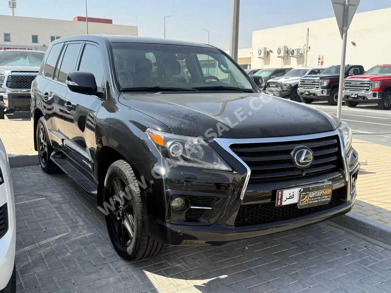 Lexus  LX  570  2013  Automatic  180,000 Km  8 Cylinder  Four Wheel Drive (4WD)  SUV  Black