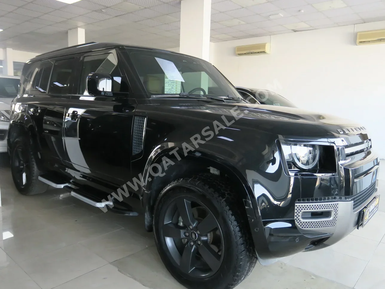 Land Rover  Defender  110  2025  Automatic  12,000 Km  4 Cylinder  Four Wheel Drive (4WD)  SUV  Black  With Warranty