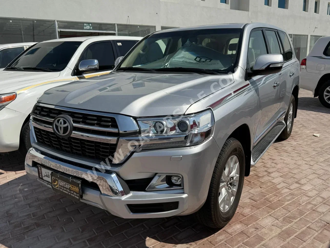 Toyota  Land Cruiser  GXR  2020  Automatic  275,000 Km  8 Cylinder  Four Wheel Drive (4WD)  SUV  Silver