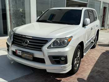Lexus  LX  570 S  2014  Automatic  430,000 Km  8 Cylinder  Four Wheel Drive (4WD)  SUV  White