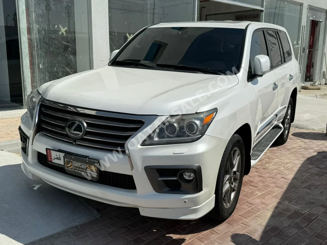 Lexus  LX  570 S  2014  Automatic  430,000 Km  8 Cylinder  Four Wheel Drive (4WD)  SUV  White