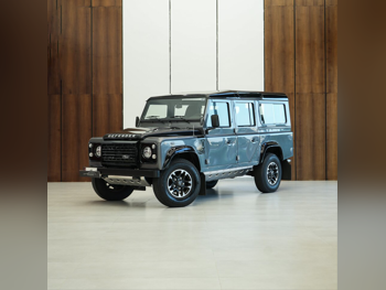 Land Rover  Defender  110 ADVENTURE  2016  Manual  35,000 Km  4 Cylinder  All Wheel Drive (AWD)  Classic  Gray