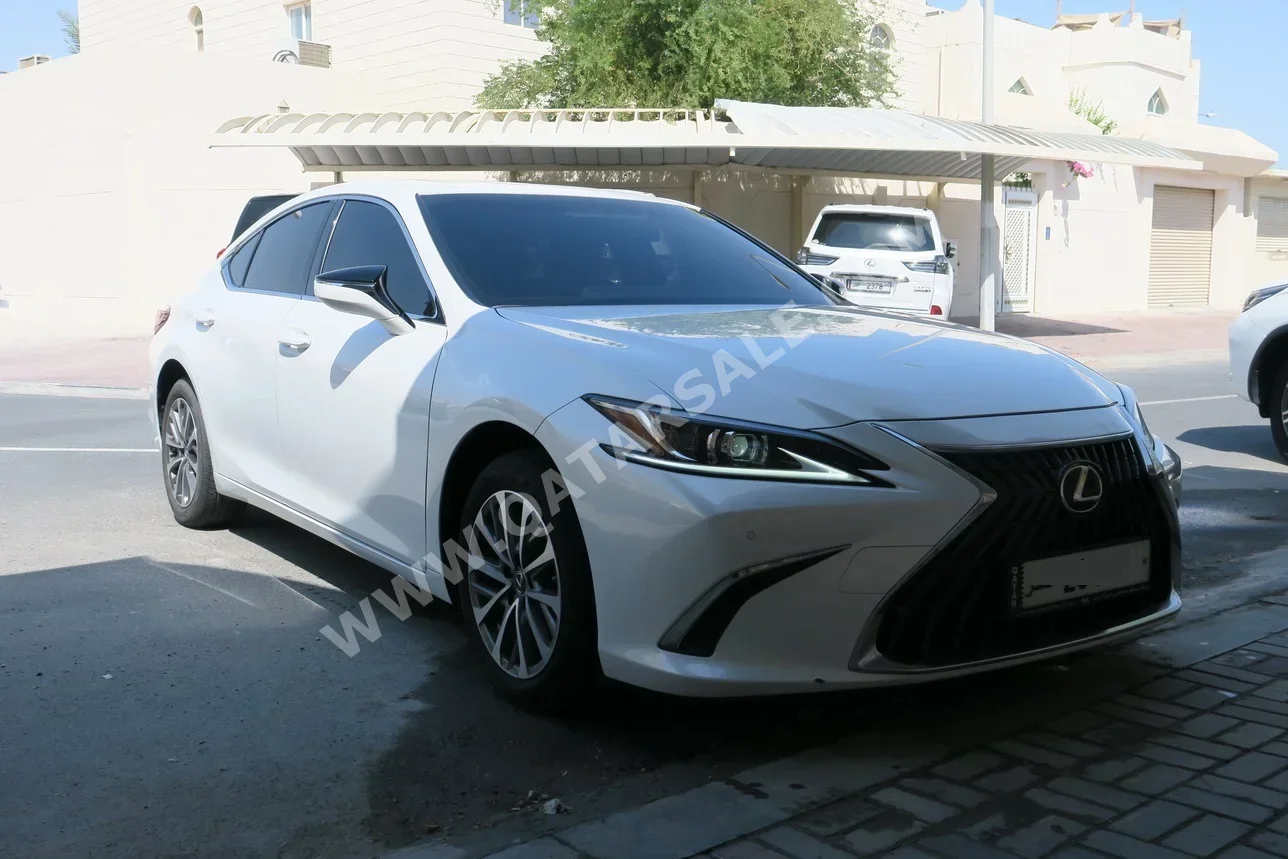 Lexus  ES  250  2023  Automatic  10,000 Km  4 Cylinder  Rear Wheel Drive (RWD)  Sedan  White  With Warranty