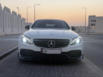 مرسيدس - بنز  سي - كلاس  63 AMG اس  2017  اوتوماتيك  122,000 كم  8 سلندر  دفع خلفي  كشف  أبيض
