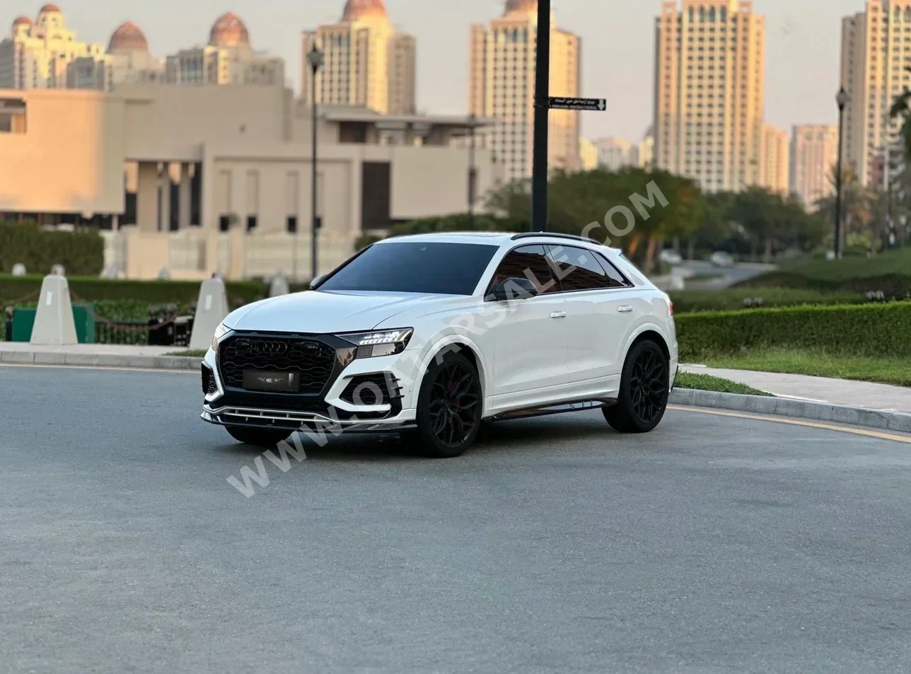 اودي  ار اس كيو 8  بيرفورمنس  2023  اوتوماتيك  50,000 كم  8 سلندر  دفع كلي مستمر  اس يو في  أبيض  تحت الضمان
