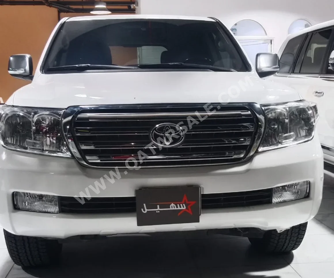 تويوتا  لاند كروزر  في اكس ار  2009  اوتوماتيك  570,000 كم  8 سلندر  دفع رباعي  اس يو في  أبيض