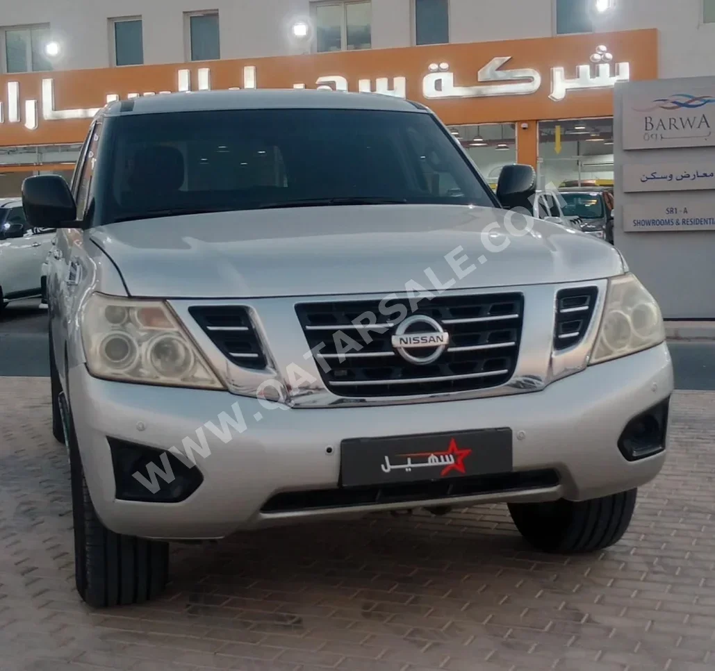 نيسان  باترول  أكس أي  2017  اوتوماتيك  135,000 كم  6 سلندر  دفع رباعي  اس يو في  فضي