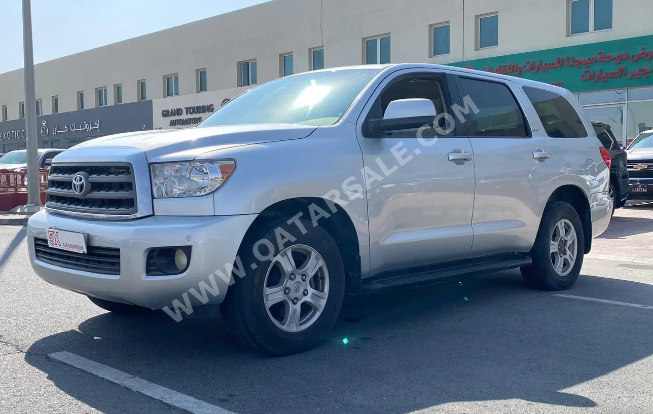 Toyota  Sequoia  2013  Automatic  357,000 Km  8 Cylinder  Four Wheel Drive (4WD)  SUV  Silver