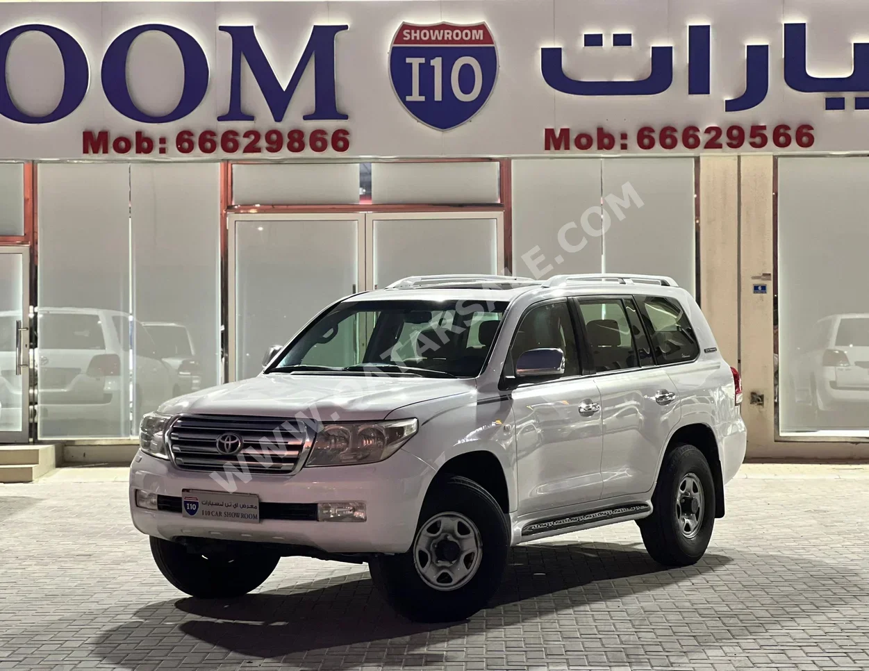 تويوتا  لاند كروزر  في اكس ار  2011  اوتوماتيك  372,000 كم  8 سلندر  دفع رباعي  اس يو في  أبيض