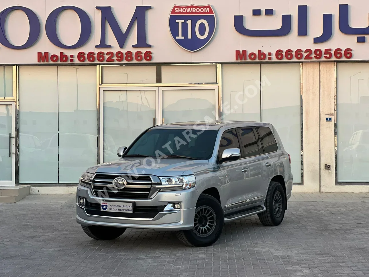 تويوتا  لاند كروزر  في اكس ار  2019  اوتوماتيك  130,000 كم  8 سلندر  دفع رباعي  اس يو في  فضي