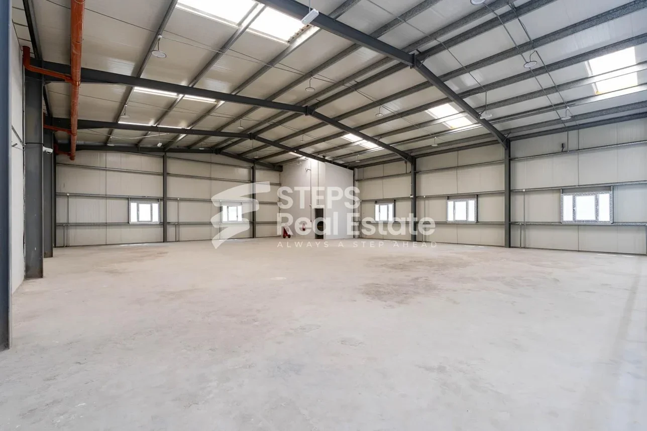 مخازن و مستودعات - الوكرة  - بركة العوامر  -المساحة: 1000 متر مربع